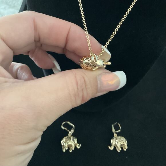 Beautiful Elephant Pendant Necklace & Earrings Set Brand New Item# 98 - Picture 4 of 10